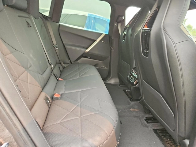 BMW iX xDrive50 - автомобили, коли, обяви за нови и употребявани 9