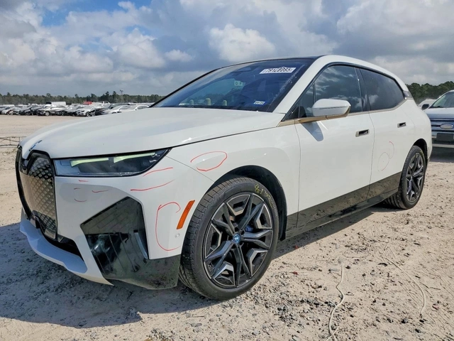 BMW iX xDrive50 - автомобили, коли, обяви за нови и употребявани 0