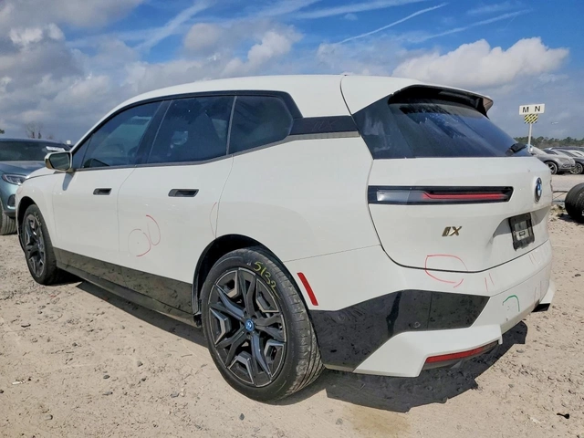 BMW iX xDrive50 - автомобили, коли, обяви за нови и употребявани 1