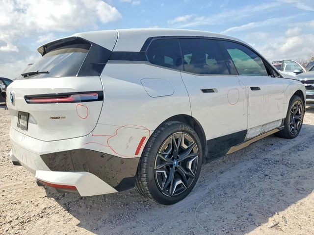 BMW iX xDrive50 - автомобили, коли, обяви за нови и употребявани 2