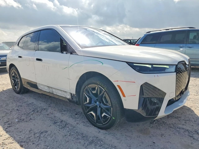 BMW iX xDrive50 - автомобили, коли, обяви за нови и употребявани 3