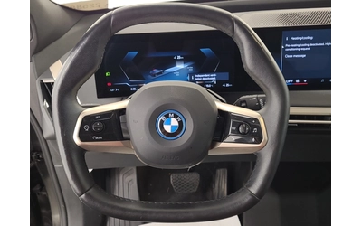 BMW iX xDrive40 - автомобили, коли, обяви за нови и употребявани 10