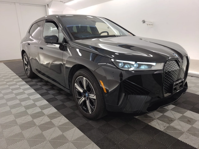 BMW iX xDrive40 - автомобили, коли, обяви за нови и употребявани 1
