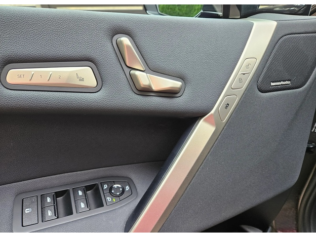 BMW iX iX xDrive40 - автомобили, коли, обяви за нови и употребявани 6