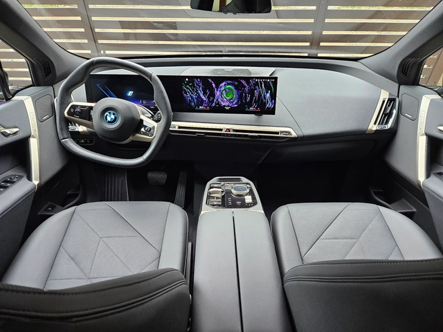 BMW iX iX xDrive40 - автомобили, коли, обяви за нови и употребявани 8