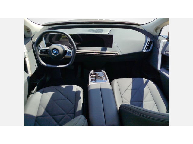 BMW iX xDrive40 - автомобили, коли, обяви за нови и употребявани 6