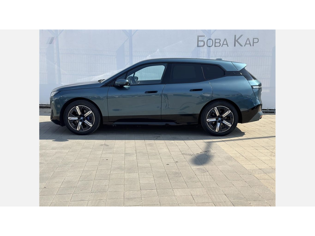 BMW iX xDrive40 - автомобили, коли, обяви за нови и употребявани 2