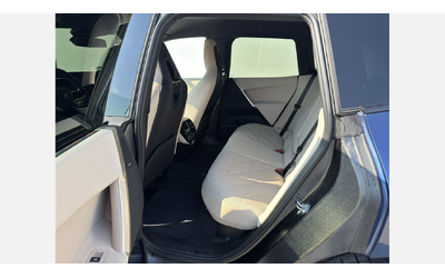 BMW iX xDrive40 - автомобили, коли, обяви за нови и употребявани 9