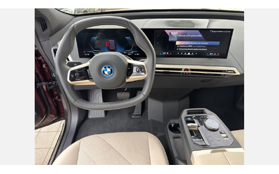 BMW iX xDrive40 - автомобили, коли, обяви за нови и употребявани 11