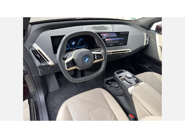 BMW iX xDrive40 - автомобили, коли, обяви за нови и употребявани 5