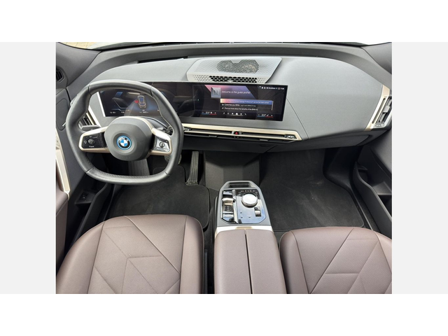 BMW iX xDrive40 - автомобили, коли, обяви за нови и употребявани 6