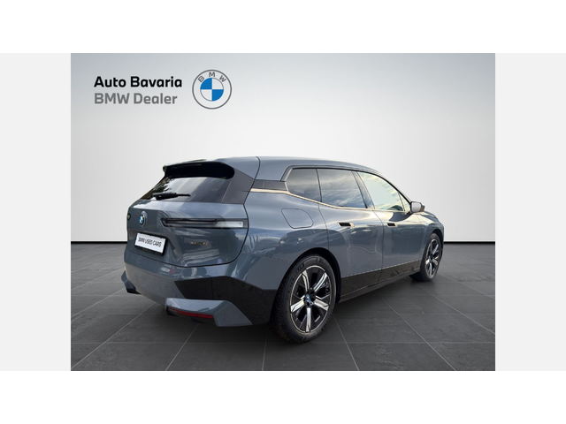 BMW iX xDrive40 - автомобили, коли, обяви за нови и употребявани 1