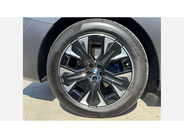 BMW iX xDrive45 - автомобили, коли, обяви за нови и употребявани 3