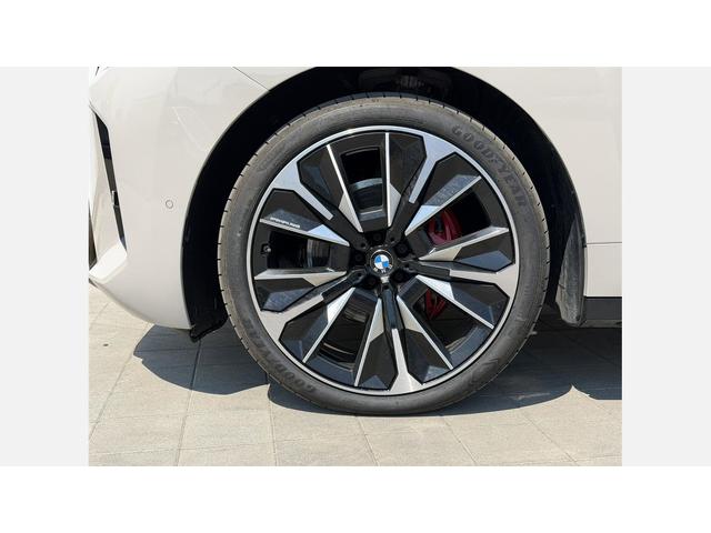 BMW iX xDrive45 - автомобили, коли, обяви за нови и употребявани 4