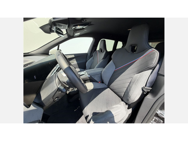 BMW iX xDrive45 - автомобили, коли, обяви за нови и употребявани 8