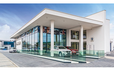 BMW iX xDrive45 - автомобили, коли, обяви за нови и употребявани 13