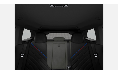 BMW iX xDrive45 - автомобили, коли, обяви за нови и употребявани 11