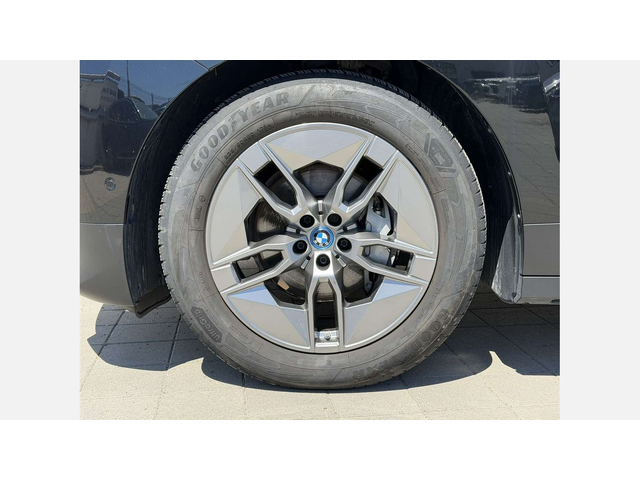 BMW iX xDrive50 - автомобили, коли, обяви за нови и употребявани 3