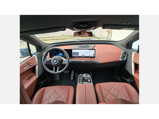 BMW iX xDrive60 - автомобили, коли, обяви за нови и употребявани 5