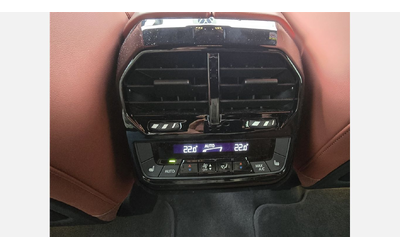 BMW iX xDrive60 - автомобили, коли, обяви за нови и употребявани 7