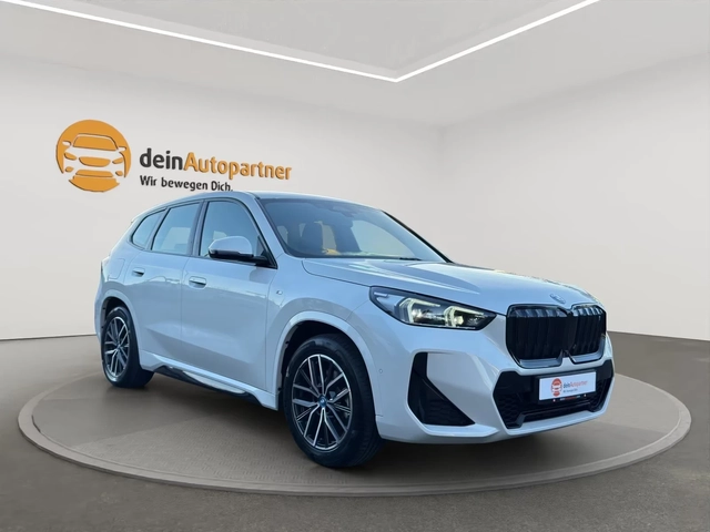 BMW iX1 xDrive30 M-Sport Ad.LED DISTR 360* HUD Winter Pack - автомобили, коли, обяви за нови и употребявани 0