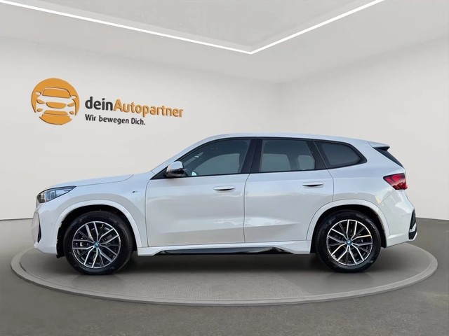 BMW iX1 xDrive30 M-Sport Ad.LED DISTR 360* HUD Winter Pack - автомобили, коли, обяви за нови и употребявани 2