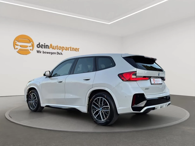 BMW iX1 xDrive30 M-Sport Ad.LED DISTR 360* HUD Winter Pack - автомобили, коли, обяви за нови и употребявани 3
