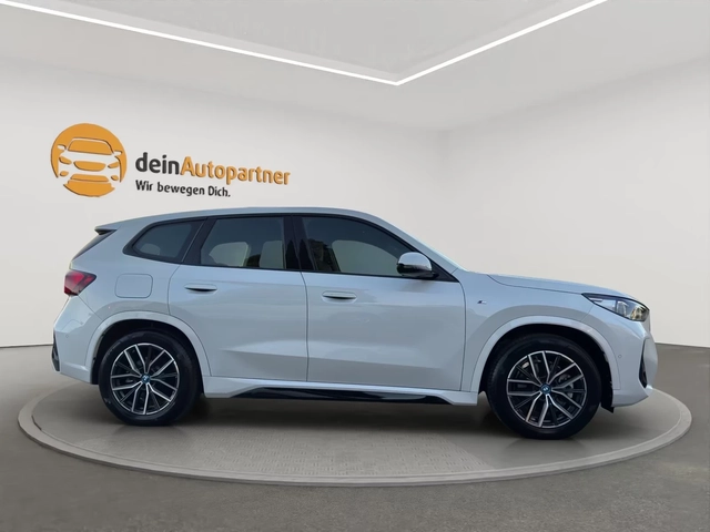 BMW iX1 xDrive30 M-Sport Ad.LED DISTR 360* HUD Winter Pack - автомобили, коли, обяви за нови и употребявани 5