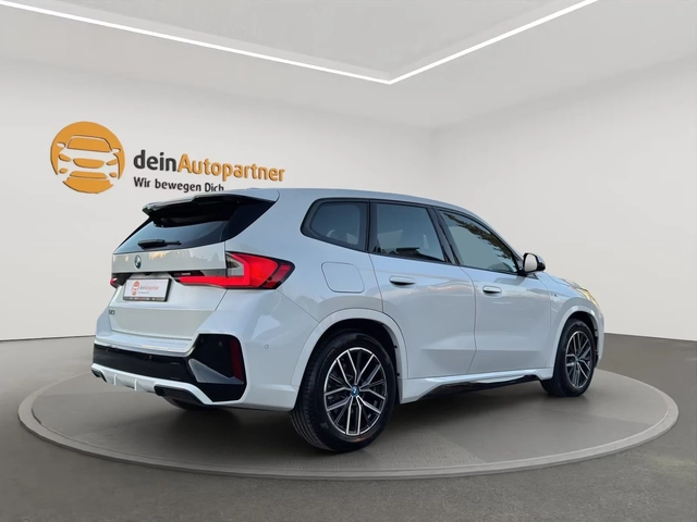 BMW iX1 xDrive30 M-Sport Ad.LED DISTR 360* HUD Winter Pack - автомобили, коли, обяви за нови и употребявани 6