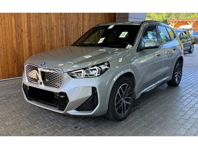 BMW iX1 iX1 eDrive20 - автомобили, коли, обяви за нови и употребявани 0