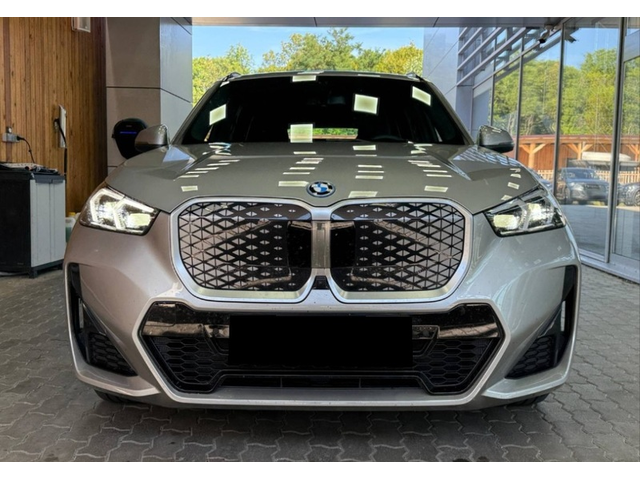 BMW iX1 iX1 eDrive20 - автомобили, коли, обяви за нови и употребявани 1