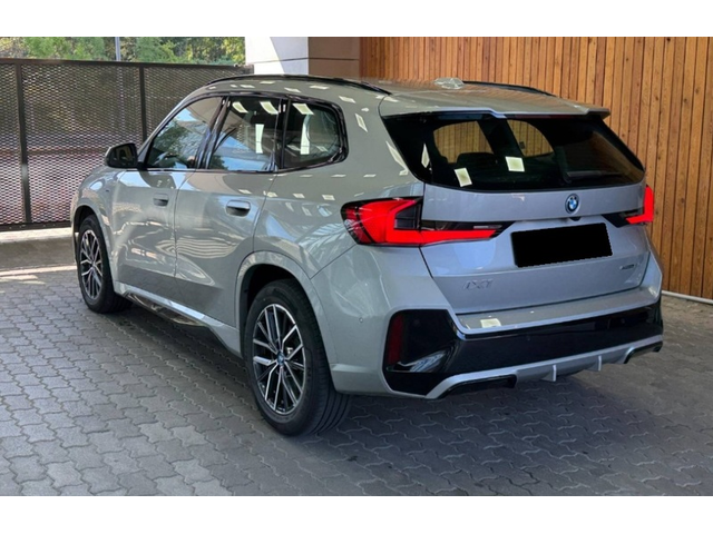 BMW iX1 iX1 eDrive20 - автомобили, коли, обяви за нови и употребявани 3