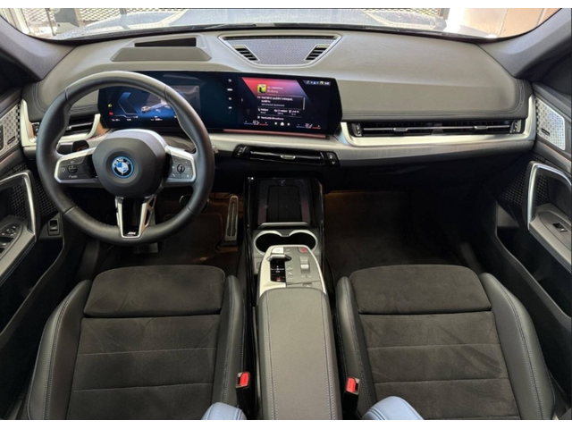 BMW iX1 iX1 eDrive20 - автомобили, коли, обяви за нови и употребявани 6