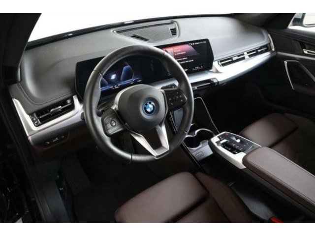 BMW iX1 iX1 xDrive30 - автомобили, коли, обяви за нови и употребявани 3