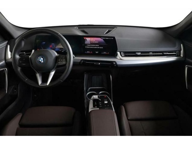 BMW iX1 iX1 xDrive30 - автомобили, коли, обяви за нови и употребявани 4