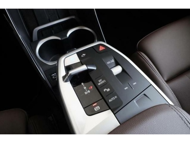 BMW iX1 iX1 xDrive30 - автомобили, коли, обяви за нови и употребявани 5