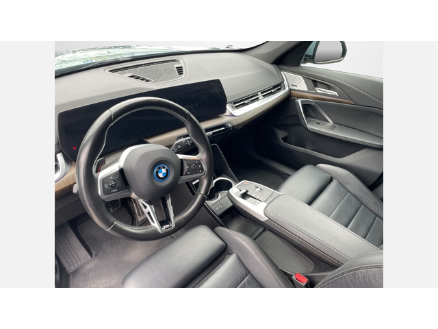 BMW iX1 xDrive30 - автомобили, коли, обяви за нови и употребявани 5