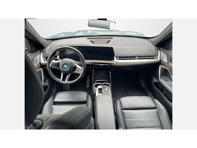 BMW iX1 xDrive30 - автомобили, коли, обяви за нови и употребявани 6