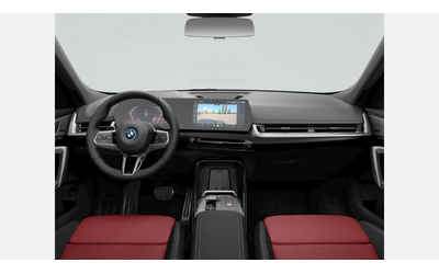 BMW iX1 xDrive30 - автомобили, коли, обяви за нови и употребявани 9