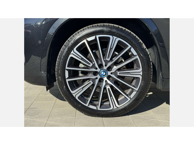 BMW iX1 xDrive30 - автомобили, коли, обяви за нови и употребявани 4