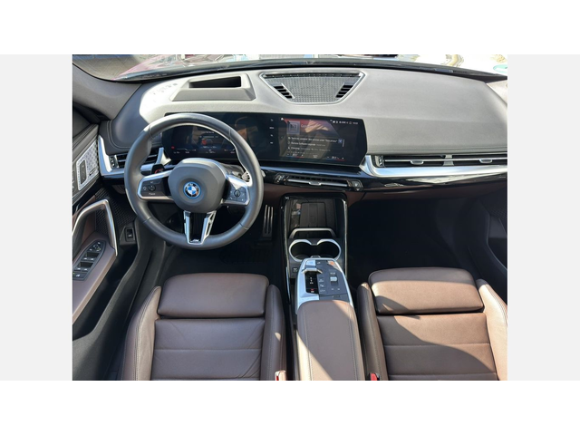 BMW iX1 xDrive30 - автомобили, коли, обяви за нови и употребявани 6