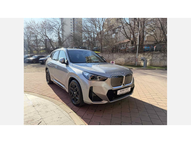 BMW iX1 xDrive30 - автомобили, коли, обяви за нови и употребявани 2