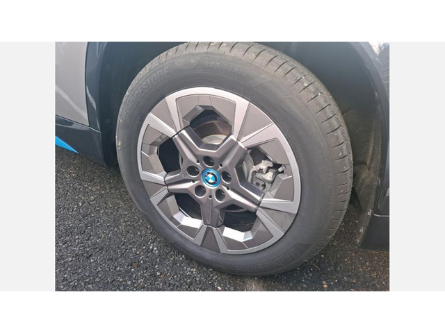 BMW iX1 xDrive30 - автомобили, коли, обяви за нови и употребявани 4