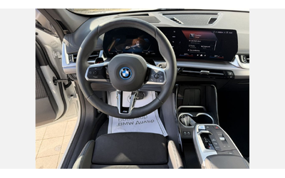 BMW iX1 xDrive30 - автомобили, коли, обяви за нови и употребявани 11