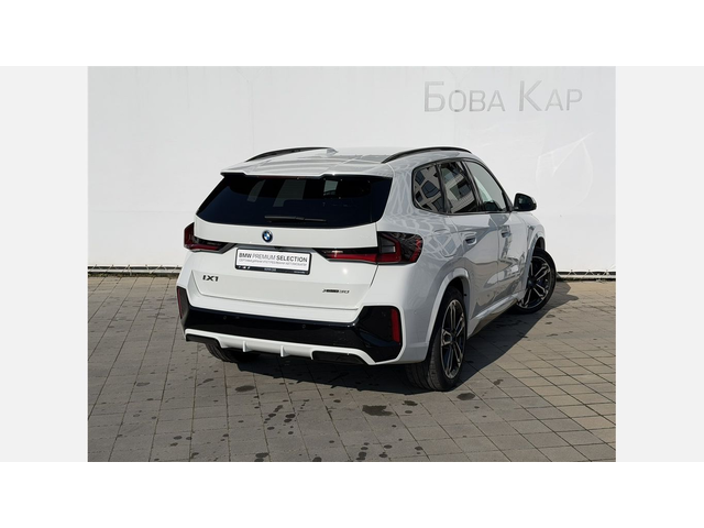 BMW iX1 xDrive30 - автомобили, коли, обяви за нови и употребявани 1