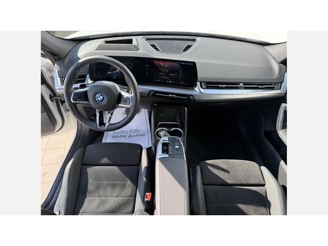BMW iX1 xDrive30 - автомобили, коли, обяви за нови и употребявани 6