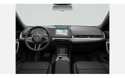 BMW iX1 xDrive30 - автомобили, коли, обяви за нови и употребявани 9