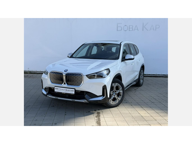 BMW iX1 xDrive30 - автомобили, коли, обяви за нови и употребявани 0
