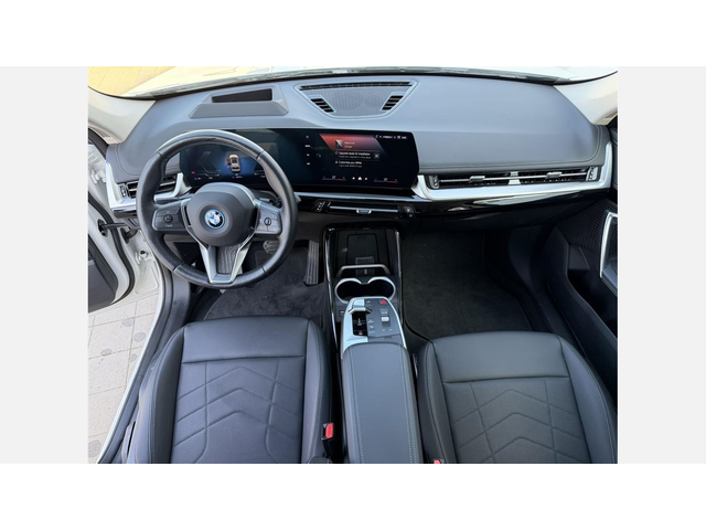 BMW iX1 xDrive30 - автомобили, коли, обяви за нови и употребявани 6
