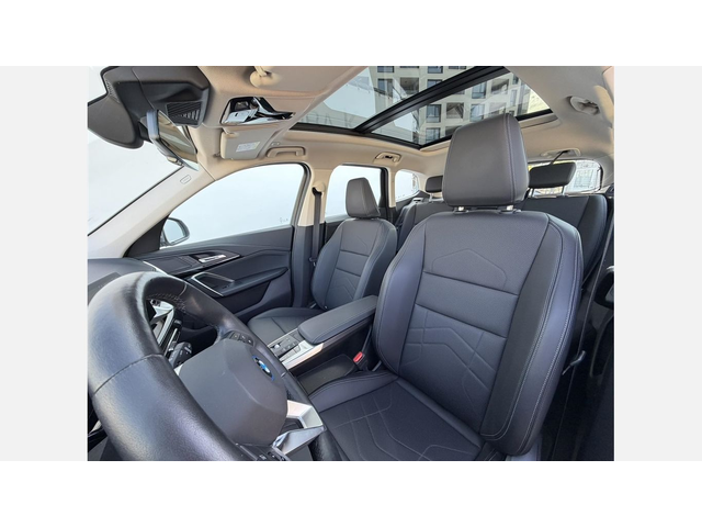 BMW iX1 xDrive30 - автомобили, коли, обяви за нови и употребявани 8